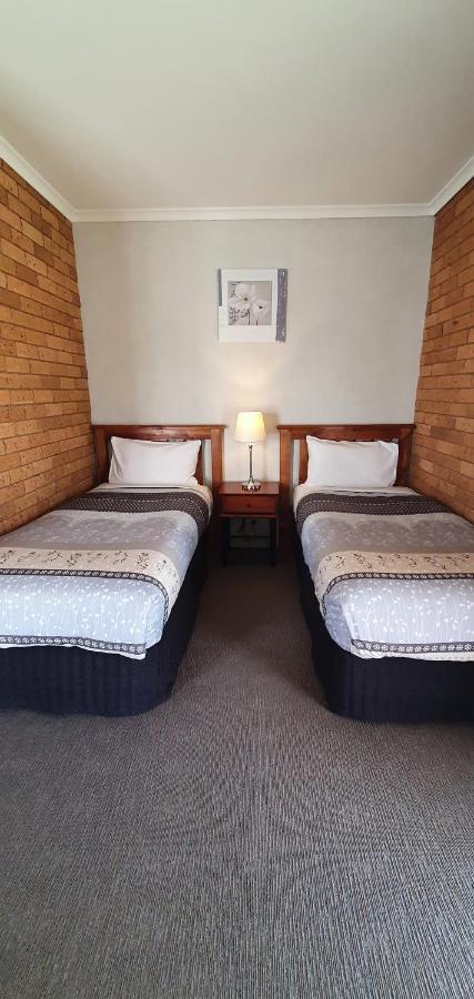 Centrepoint Motel Deniliquin Ngoại thất bức ảnh