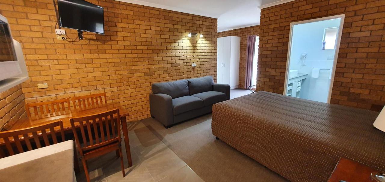 Centrepoint Motel Deniliquin Ngoại thất bức ảnh