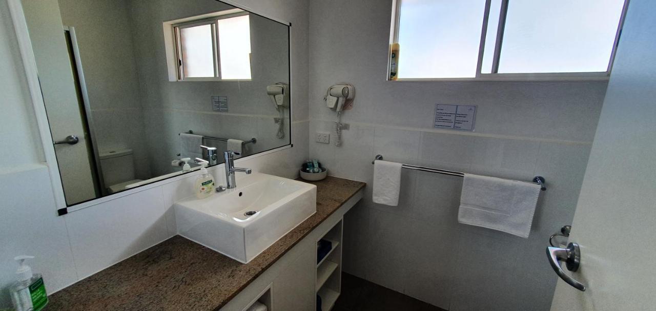 Centrepoint Motel Deniliquin Ngoại thất bức ảnh