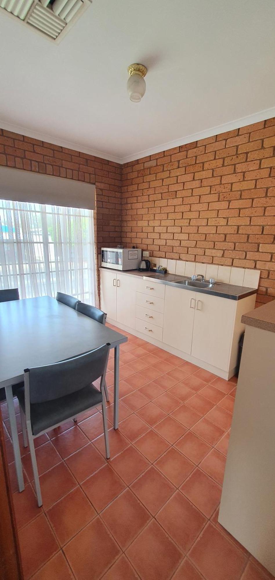 Centrepoint Motel Deniliquin Ngoại thất bức ảnh