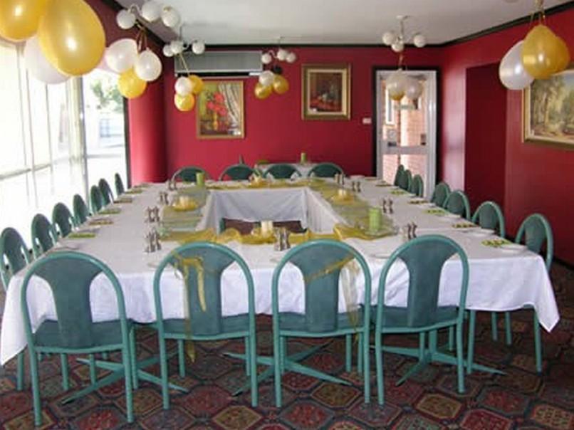 Centrepoint Motel Deniliquin Ngoại thất bức ảnh