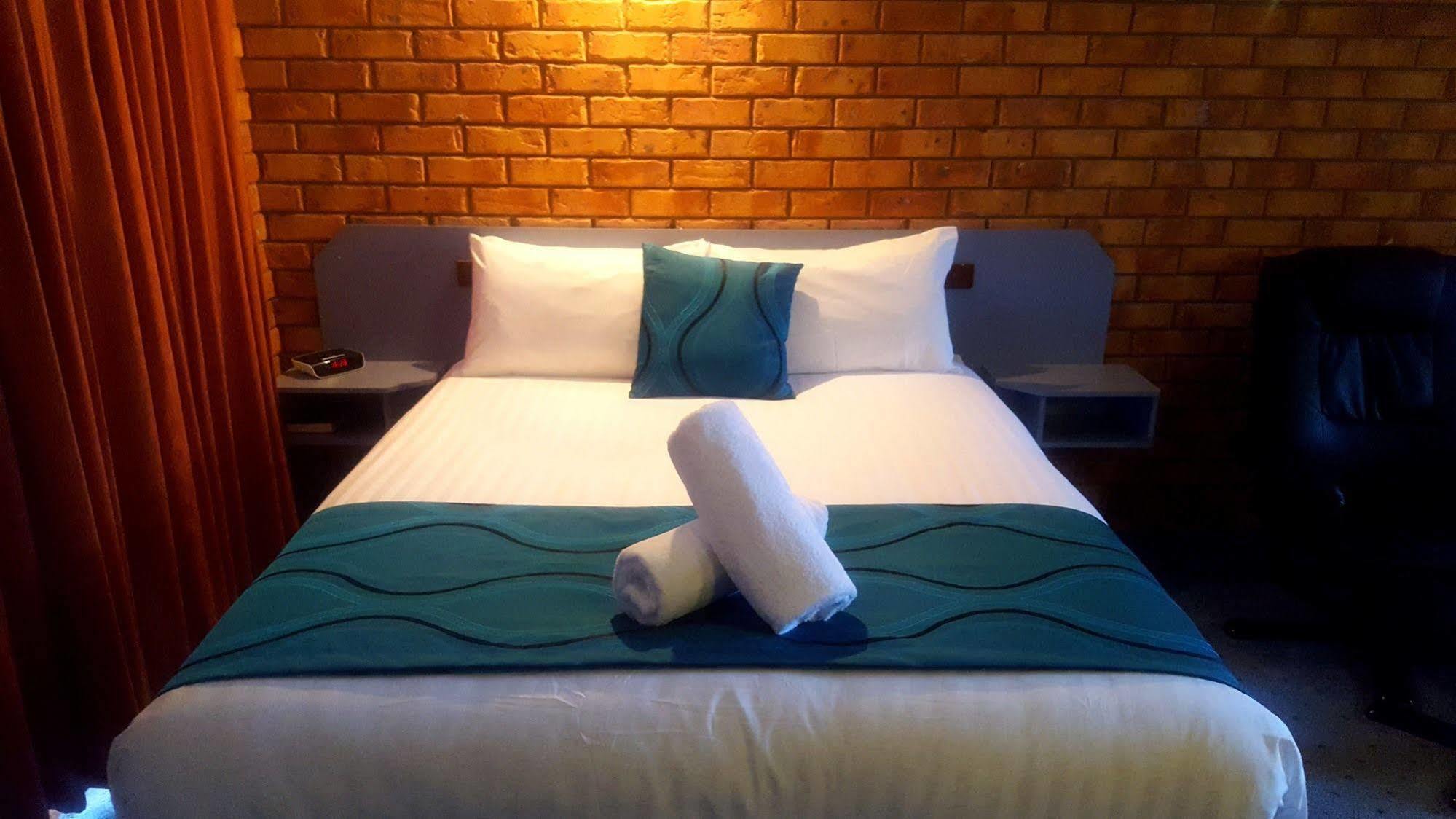 Centrepoint Motel Deniliquin Ngoại thất bức ảnh