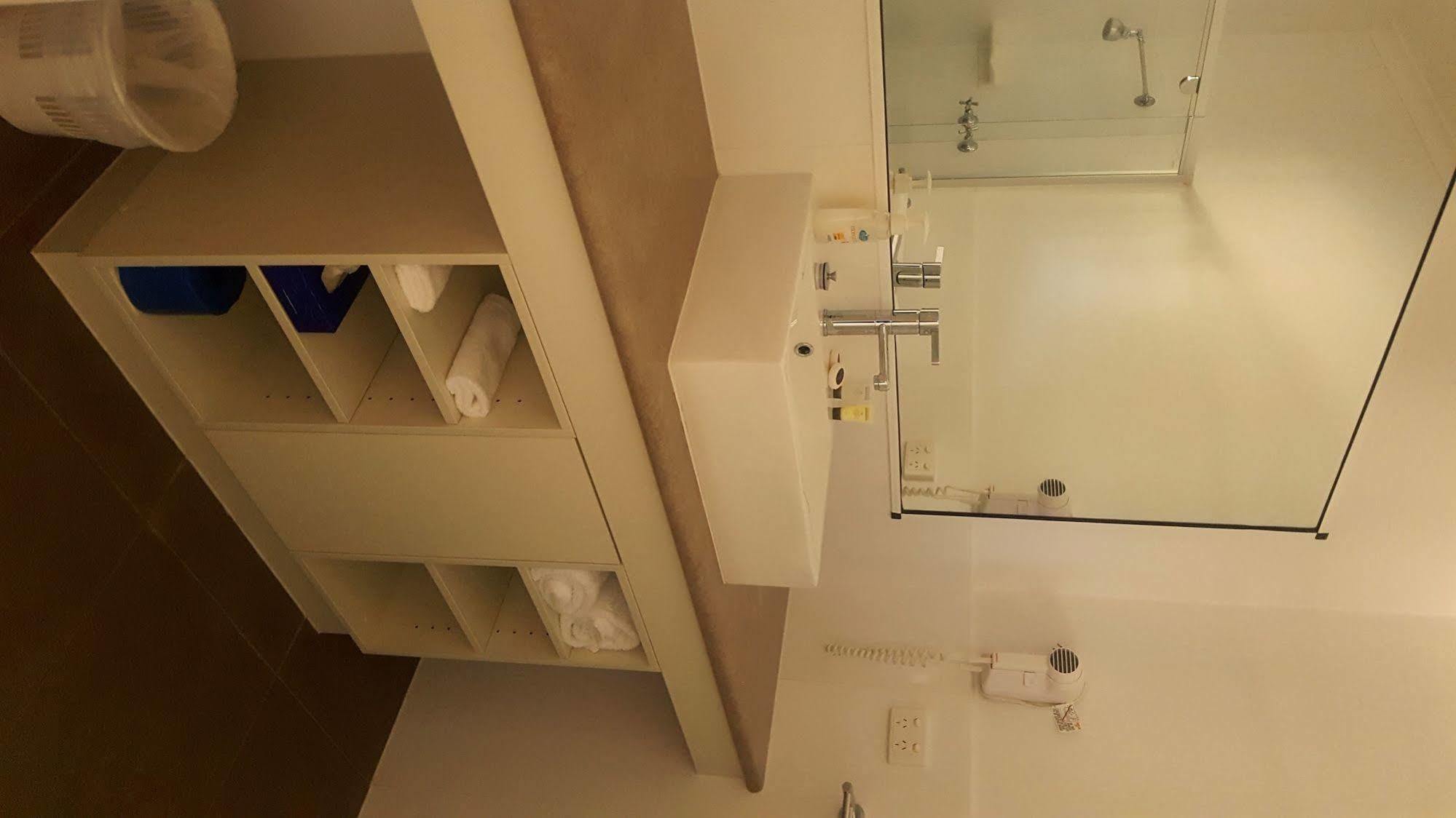 Centrepoint Motel Deniliquin Ngoại thất bức ảnh