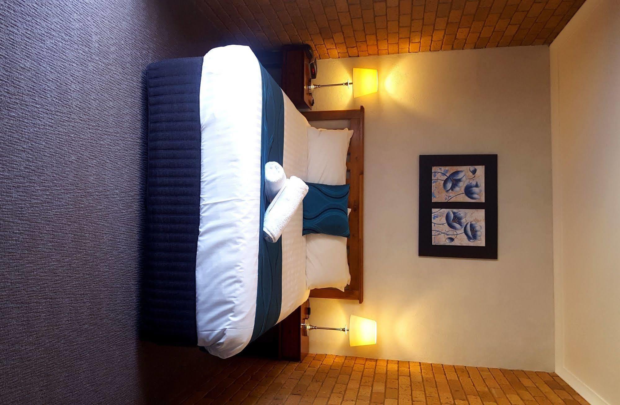 Centrepoint Motel Deniliquin Ngoại thất bức ảnh
