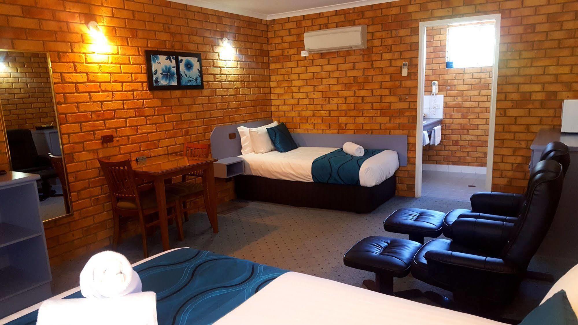 Centrepoint Motel Deniliquin Ngoại thất bức ảnh
