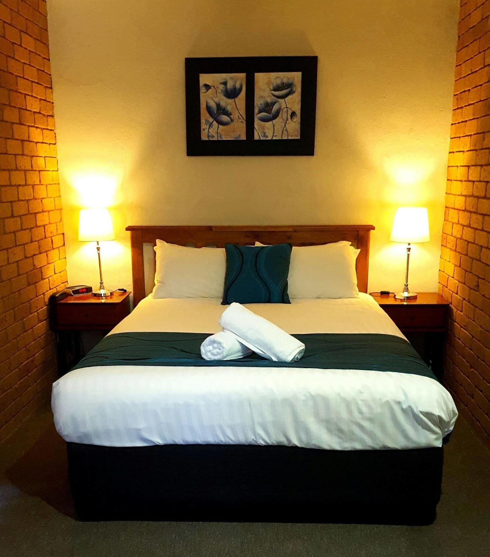 Centrepoint Motel Deniliquin Ngoại thất bức ảnh